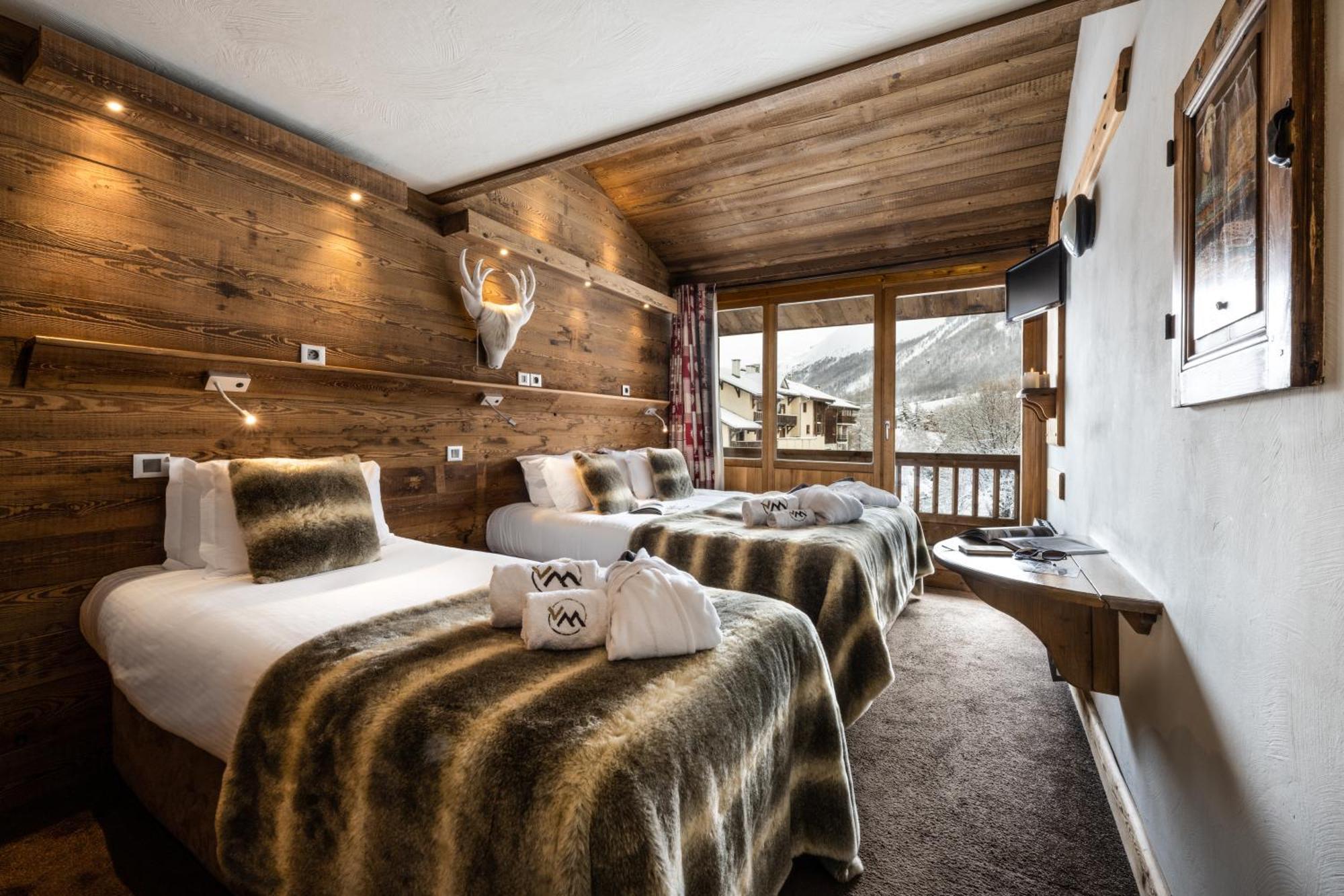 - Village Montana 3* Val-dʼIsère